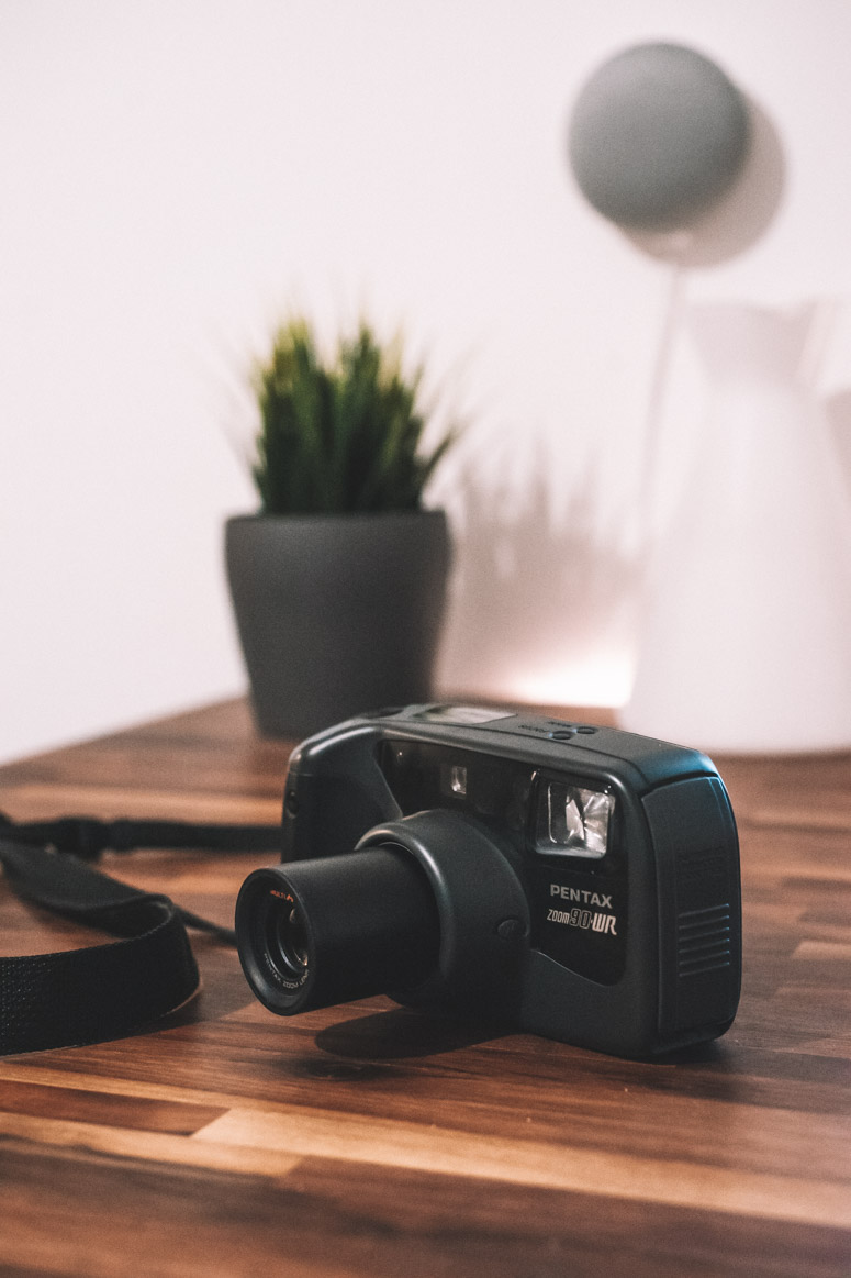 Reviewing the Pentax Zoom 90WR 35milly