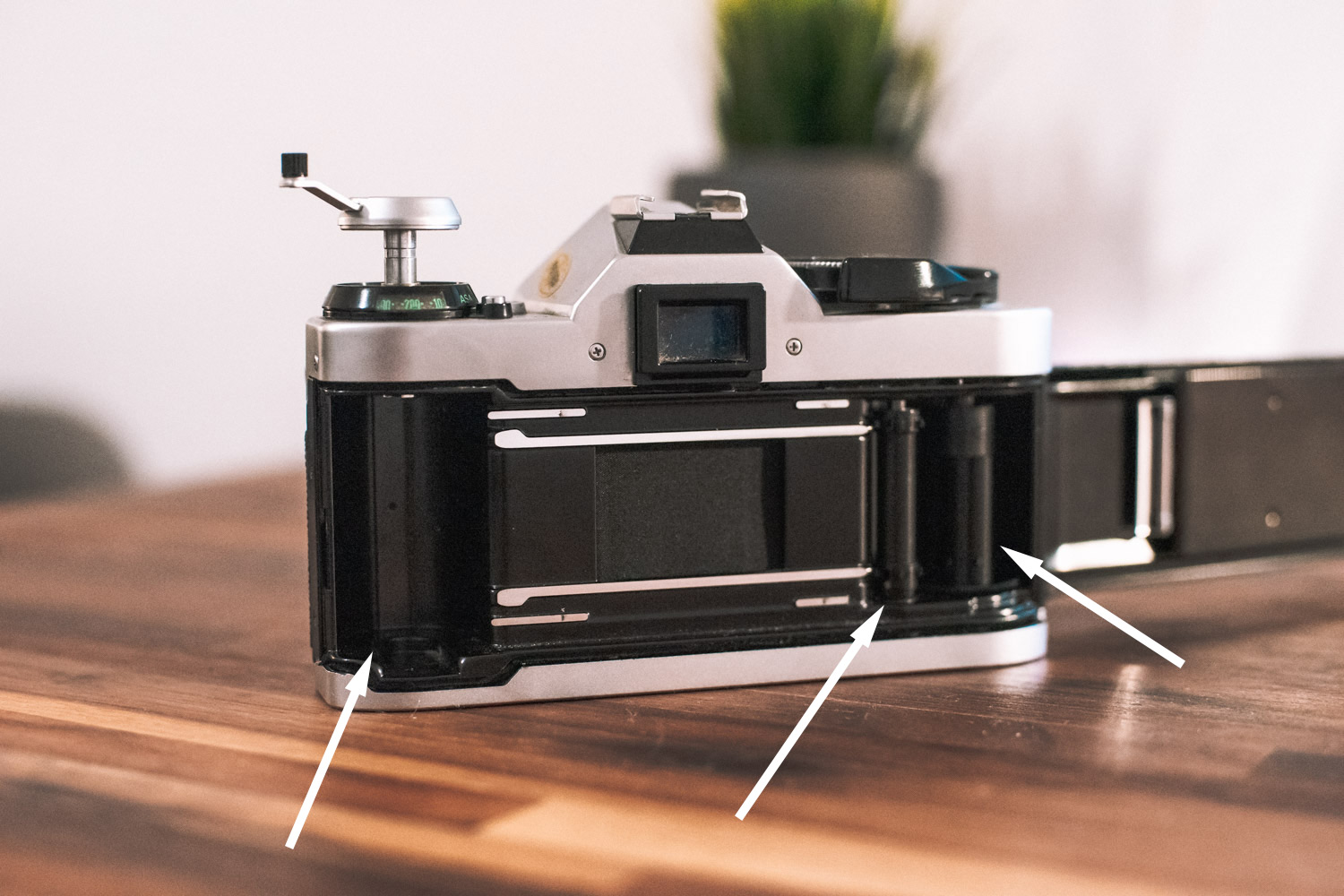 How to load film into a 35mm Camera 35milly