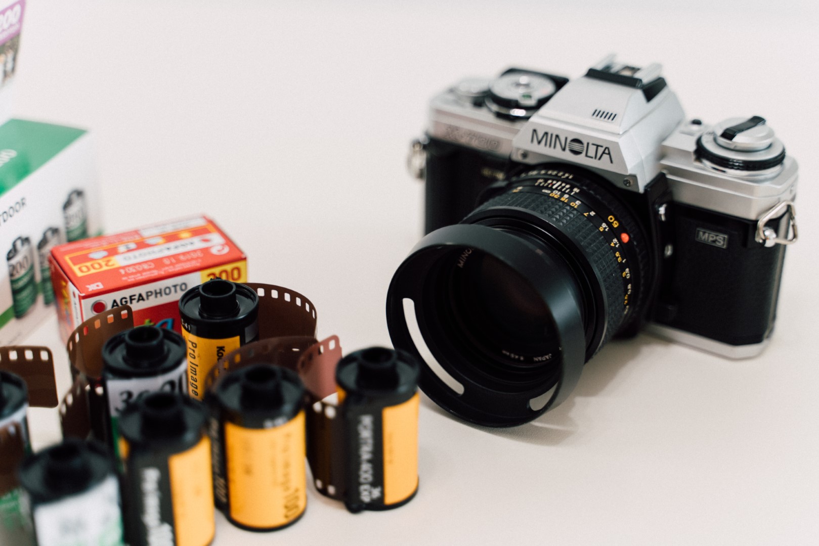 What Battery does the Minolta X700 use? (Everything you need to know
